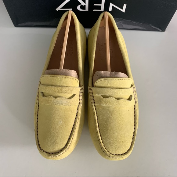 Naturalizer Women's Natasha Driving Loafers Flash Yellow suede Size US 4 M - Picture 4 of 9